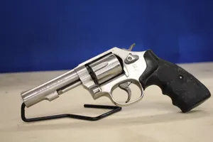 **POLICE TRADE** SMITH & WESSON 64-7 .38 SPL RUBBER GRIP