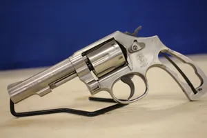**POLICE TRADE** SMITH & WESSON 64-7 .38 SPL (NO GRIP)